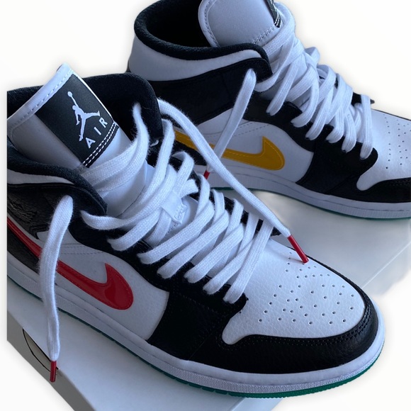 Jordan Shoes - NIKE AIR JORDAN 1 Mid Size 8.5 Women’s